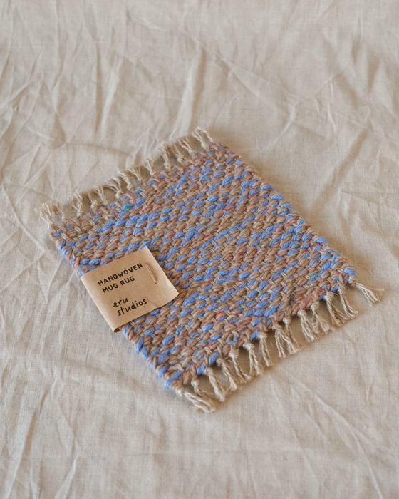 mug rug - cornflower/beige
